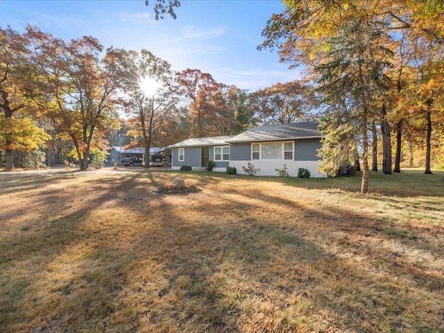 5335 Pine Beach Rd, Brainerd, MN 56401 - view of front facade with a front yard