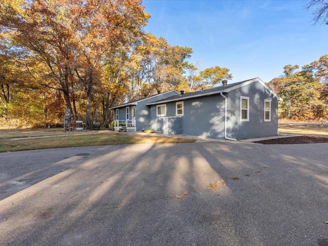 5335 Pine Beach Rd, Brainerd, MN 56401 - view of front of property featuring stucco siding