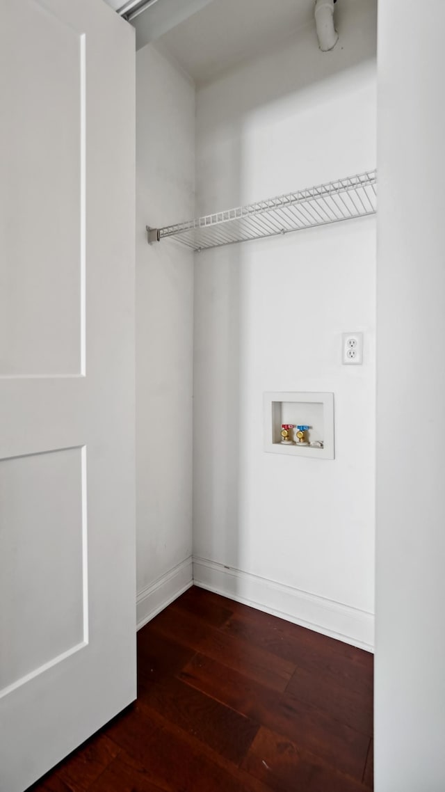 3540 Hennepin Ave Unit 309, Minneapolis, MN 55408 - laundry room with washer hookup, hardwood / wood-style flooring, baseboards, and electric dryer hookup