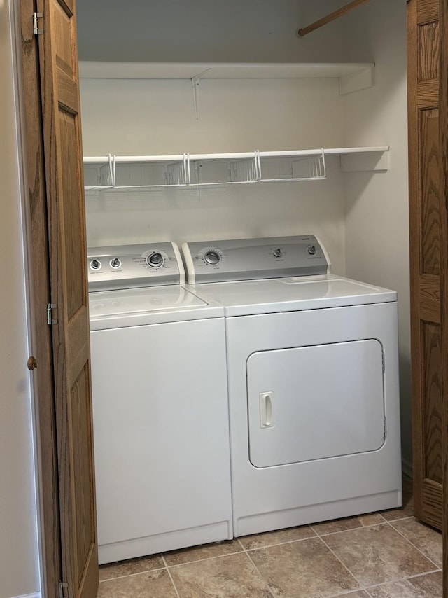 32813 Whispering Springs Loop, Erhard, MN 56534 - laundry area featuring washing machine and dryer