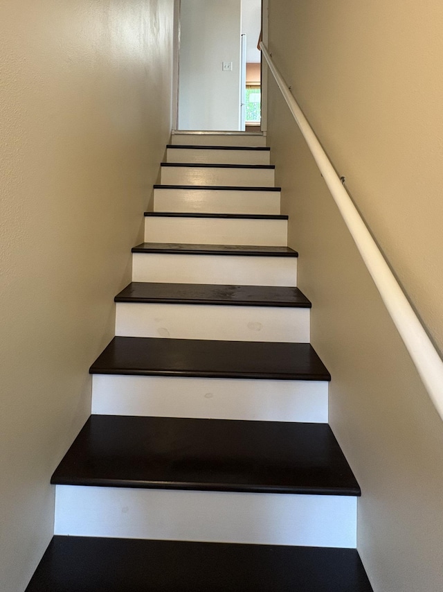 32813 Whispering Springs Loop, Erhard, MN 56534 - view of stairs