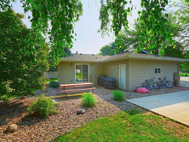 638 Shady Creek Cir, Winsted, MN 55395 - back of house featuring a patio