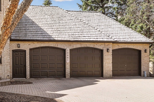 10481 Bluff Rd, Eden Prairie, MN 55347 - view of detached garage