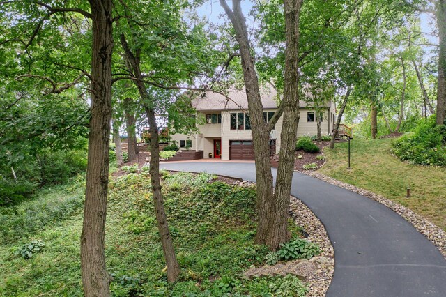 8440 Delaney Ct, Inver Grove Heights, MN 55076 - view of front of house with driveway and an attached garage