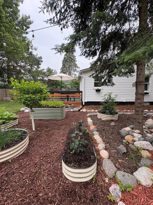 2168 Centerview Ln, Mound, MN 55364 - view of yard with a garden