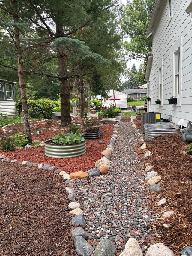 2168 Centerview Ln, Mound, MN 55364 - view of yard