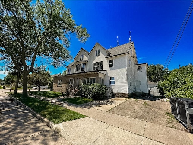 403 2nd St, Austin, MN 55912 - view of front of house with entry steps