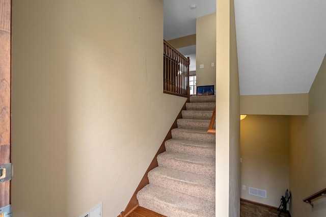 1949 Commonwealth Blvd Unit 2, Chanhassen, MN 55317 - view of stairs