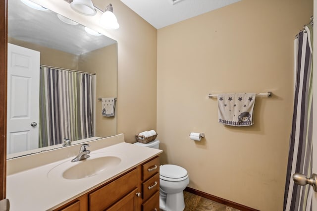 1949 Commonwealth Blvd Unit 2, Chanhassen, MN 55317 - full bathroom featuring vanity and curtained shower