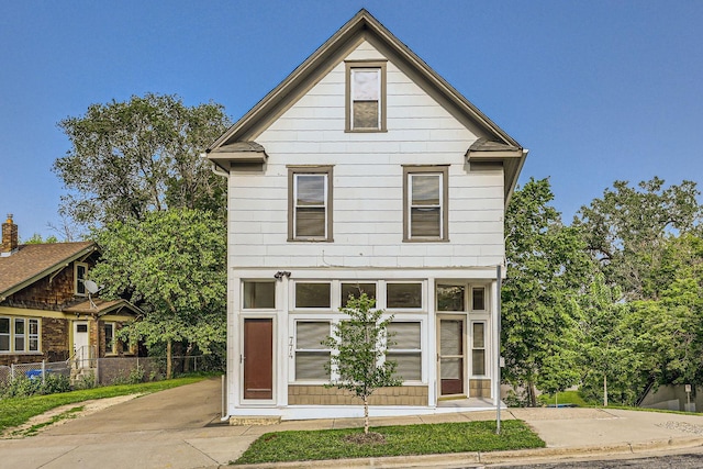 774 Capitol Hts, Saint Paul, MN 55103 - view of front facade