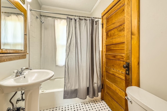 774 Capitol Hts, Saint Paul, MN 55103 - bathroom with ornamental molding and shower / bath combo with shower curtain