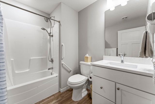 11164 184th Cir NW, Elk River, MN 55330 - bathroom featuring wood finished floors, shower / bath combo with shower curtain, and vanity