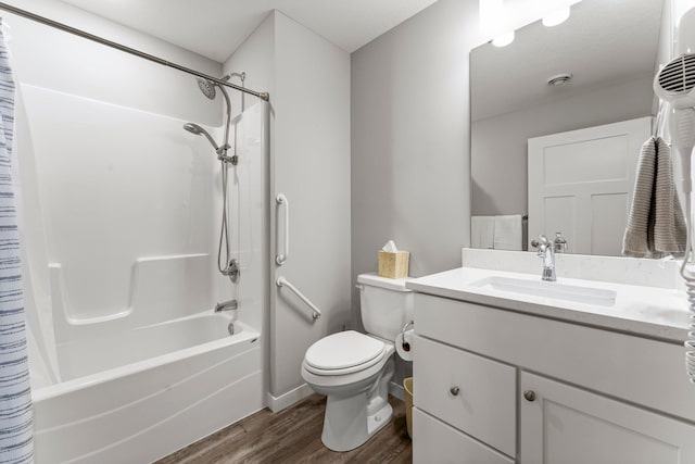 11164 184th Cir NW, Elk River, MN 55330 - bathroom featuring wood finished floors, shower / bath combo with shower curtain, and vanity