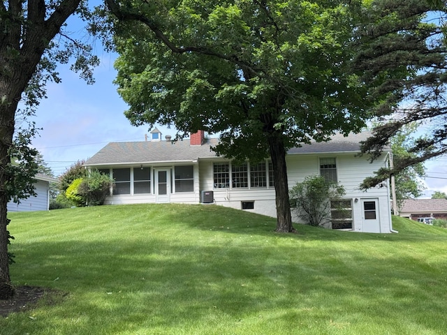 2814 Lakeview Dr, Fergus Falls, MN 56537 - view of front facade featuring a front yard and a chimney