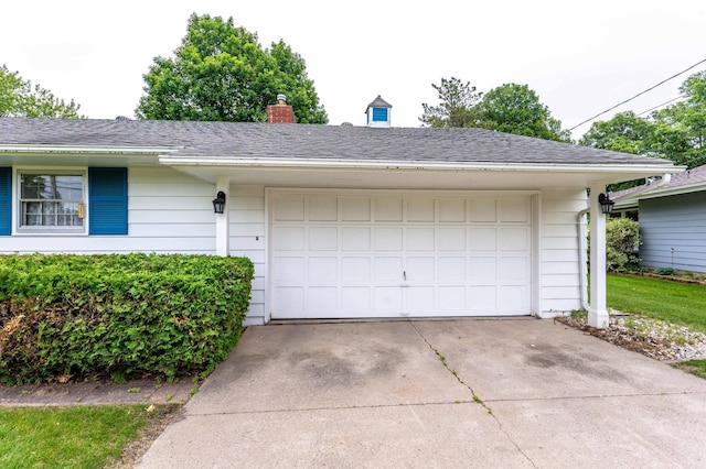 2814 Lakeview Dr, Fergus Falls, MN 56537 - view of garage