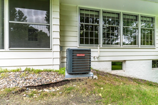 2814 Lakeview Dr, Fergus Falls, MN 56537 - exterior view of a cooling unit