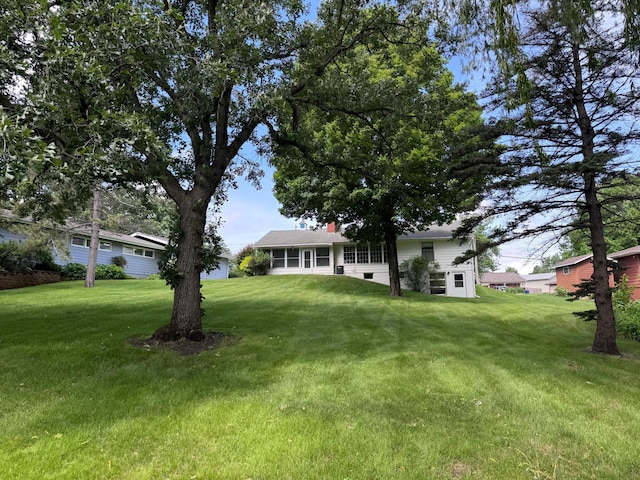 2814 Lakeview Dr, Fergus Falls, MN 56537 - view of grassy yard