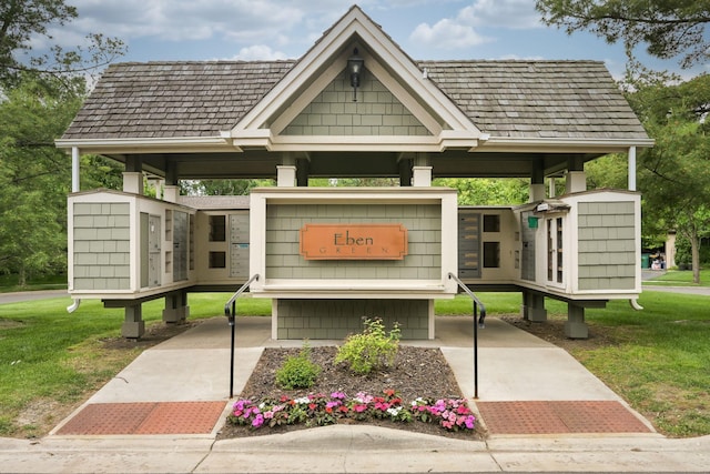 3543 Eben Way, Stillwater, MN 55082 - surrounding community with mail area and a lawn