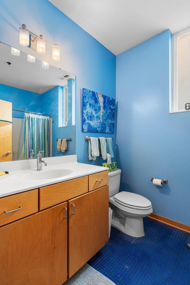 2650 University Ave W Unit 1, Saint Paul, MN 55114 - full bath featuring vanity and a shower with shower curtain