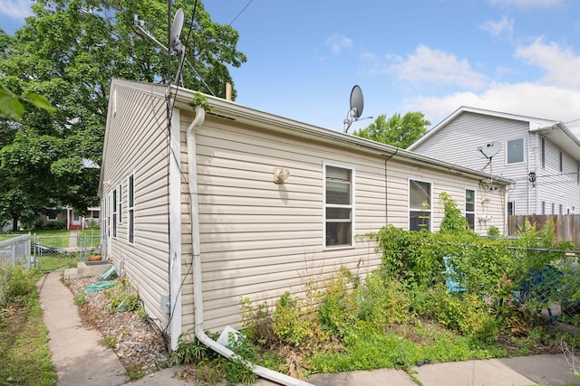 3810 Regent Ave N, Robbinsdale, MN 55422 - view of side of property