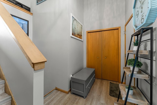 920 Lincoln Ct S, Cambridge, MN 55008 - entryway featuring light wood-type flooring and baseboards