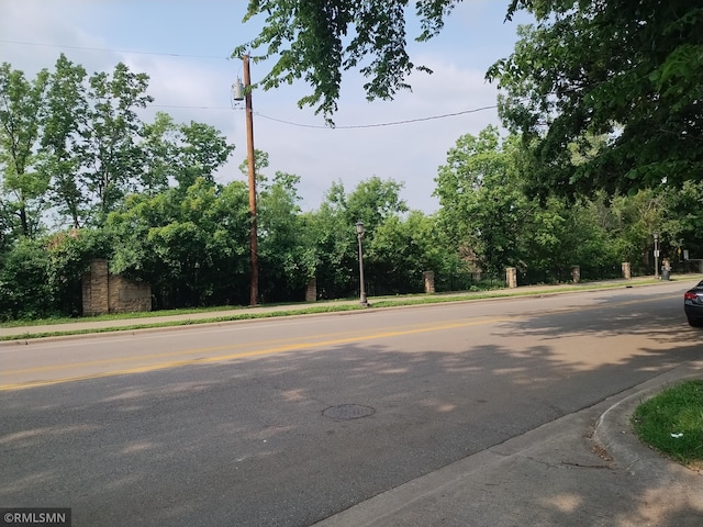 1872 Mississippi River Blvd S, Saint Paul, MN 55116