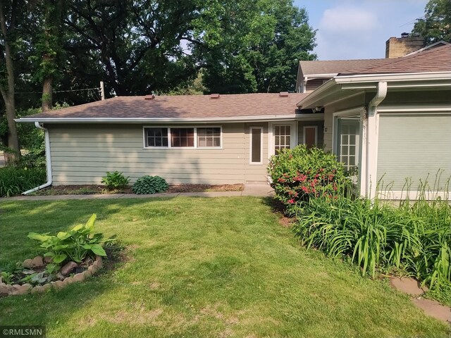 1872 Mississippi River Blvd S, Saint Paul, MN 55116