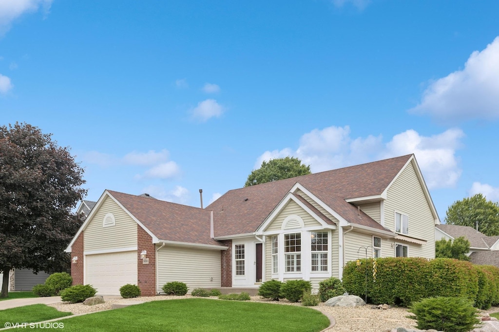 8496 Brewster Ave, Inver Grove Heights, MN 55076 - photo 1