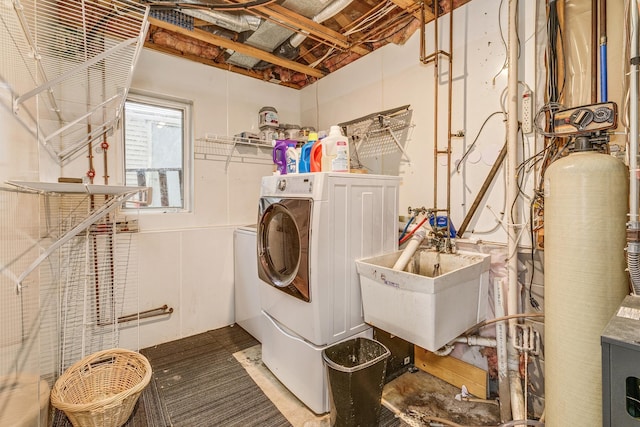 3220 Vine St, Cambridge, MN 55008 - laundry area with washer / clothes dryer