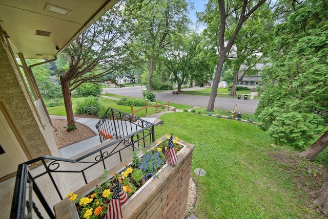 895 Humboldt Ave W, Saint Paul, MN 55118 - view of green lawn