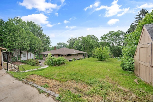 895 Humboldt Ave W, Saint Paul, MN 55118 - view of grassy yard