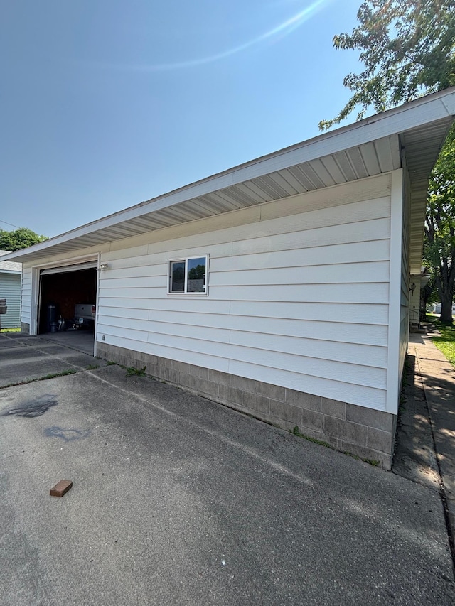 609 11th St N, Benson, MN 56215 - view of garage