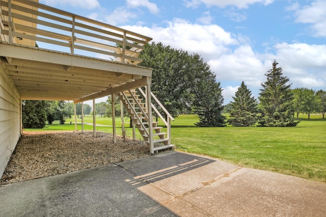 930 Minekahda Pl, Owatonna, MN 55060 - view of grassy yard featuring stairway