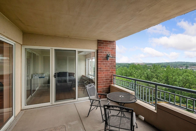 8301 Creekside Cir Unit 570, Bloomington, MN 55437 - view of balcony