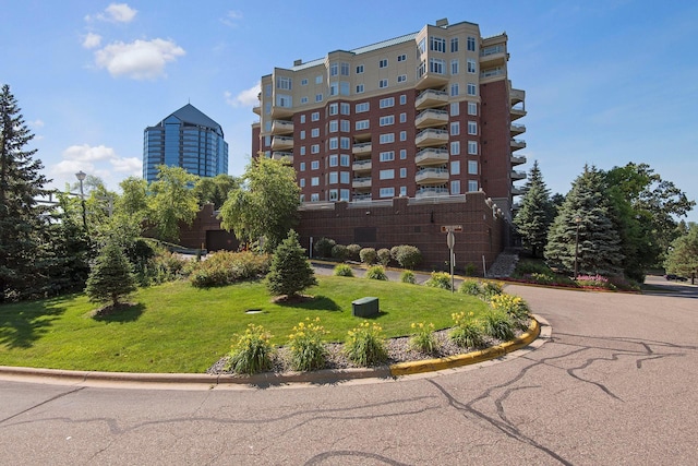 8301 Creekside Cir Unit 570, Bloomington, MN 55437 - view of apartment building / complex