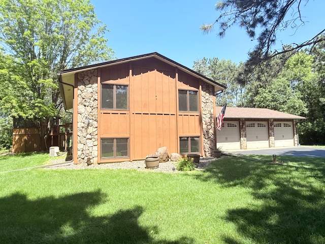 7829 Lois Ln, Circle Pines, MN 55014 - photo 2