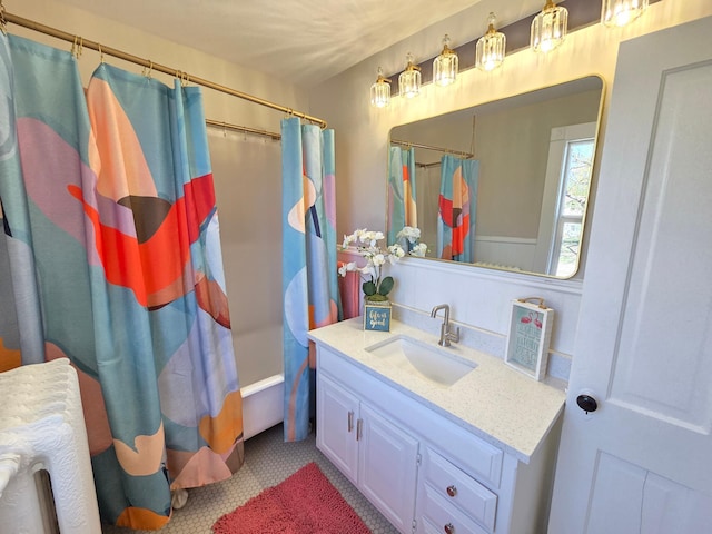 1323 Lincoln Ave, Saint Paul, MN 55105 - full bath featuring vanity and shower / tub combo with curtain