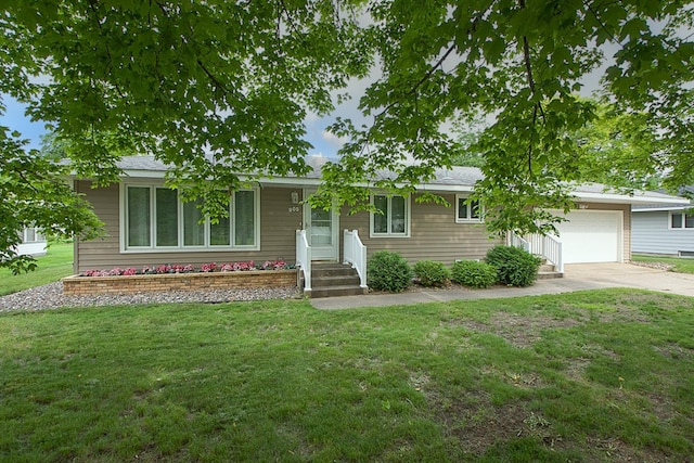 905 24th Ave N, Saint Cloud, MN 56303 - single story home featuring concrete driveway, a garage, and a front lawn