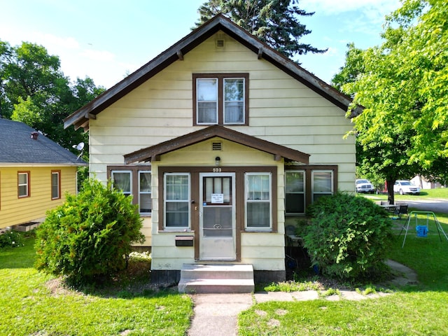 523 Vernon Ave, Fergus Falls, MN 56537 - photo 1