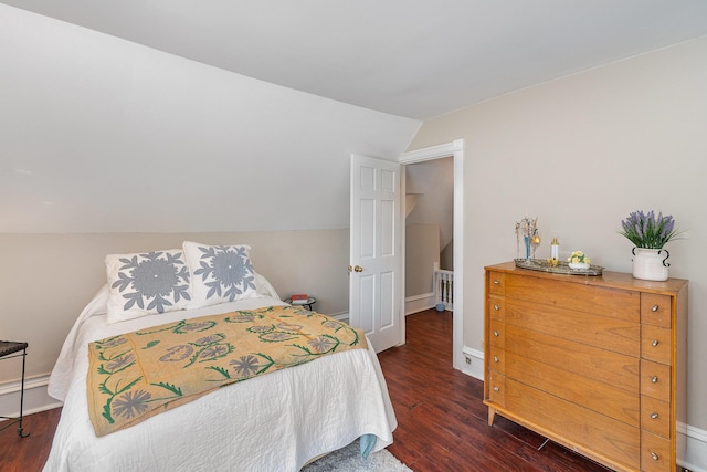 190 Annapolis St E, West Saint Paul, MN 55118 - bedroom featuring lofted ceiling and wood finished floors