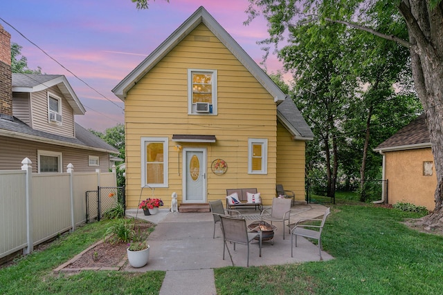 190 Annapolis St E, West Saint Paul, MN 55118 - view of front of property with a patio area and an outdoor fire pit