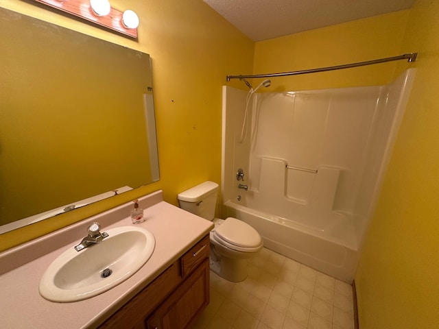 3211 30th Ave S, Fargo, ND 58103 - full bath featuring shower / bath combination and vanity