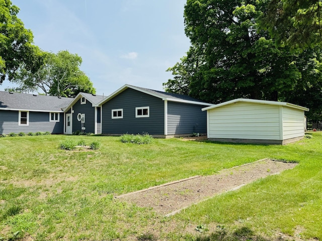 15127 Twilight Rd, Kathio Twp, MN 56359 - rear view of house featuring a lawn