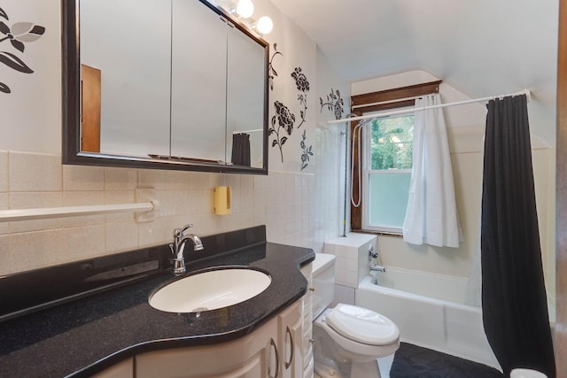 1173 Matilda St, Saint Paul, MN 55117 - full bath with shower / bath combo, vanity, and tasteful backsplash