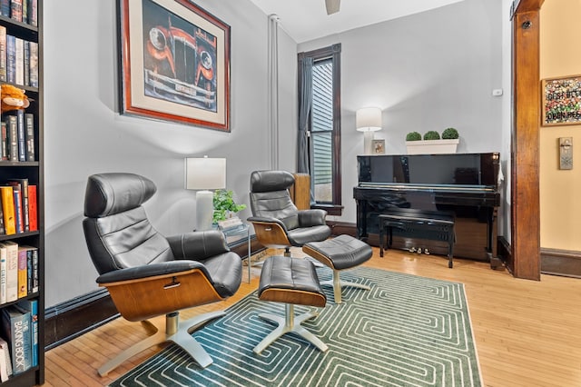 737 5th St E, Saint Paul, MN 55106 - sitting room with wood finished floors and baseboards