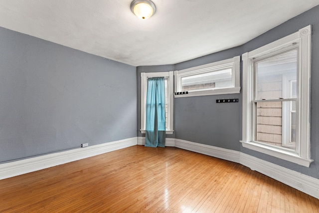 984 Iglehart Ave, Saint Paul, MN 55104 - unfurnished room featuring wood-type flooring