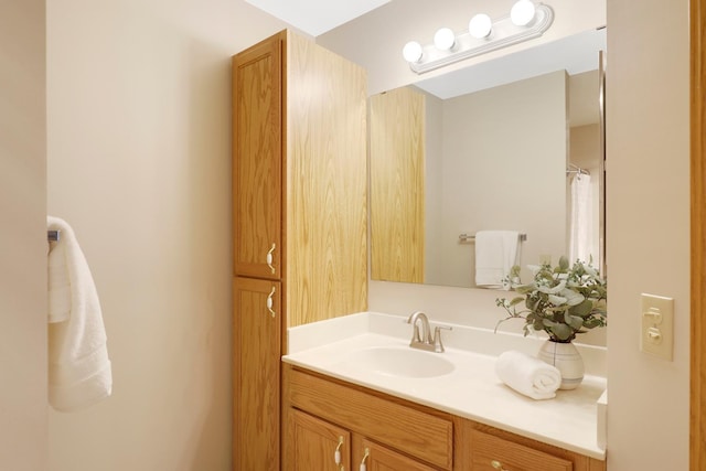 5650 Boone Ave N, New Hope, MN 55428 - bathroom featuring vanity