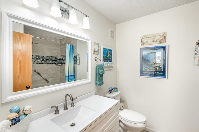 4426 Lakeshore Ter, Eagan, MN 55122 - bathroom featuring vanity and tiled shower
