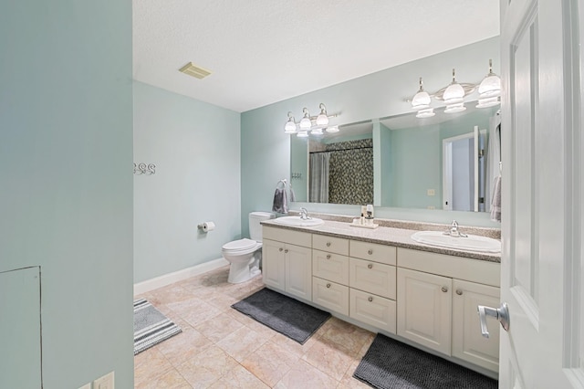 10460 Kismet Isle, Chisago Lake Twp, MN 55013 - full bath featuring double vanity and curtained shower