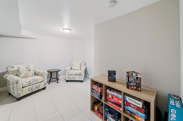 10460 Kismet Isle, Chisago Lake Twp, MN 55013 - living area featuring baseboards and tile patterned floors